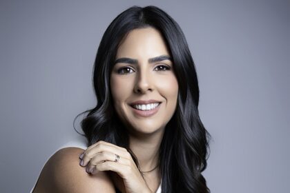 Dra. Mirella Sá destaca o movimento de debater os impactos da menopausa, obter informação qualificada e melhorar a qualidade de vida nesse período.
