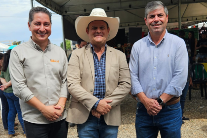 Cássio Roberto Hilário (Prefeito), Edgard Scatena Filho (Presidente do Sindicato) e Flávio Henrique da Silva (Chefe de Gabinete do Senar Goiás)