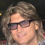 Abraham Ackermann amplia a rede internacional de contatos e desenvolve projetos nas áreas de mídia, entretenimento, turismo, hotelaria e eventos.