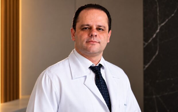 Dr. Fábio Thadeu Ferreira, urologista, afirma que a resistência na busca por atendimento médico deve mudar com informação, acompanhamento regular e decisões sobre a própria saúde.