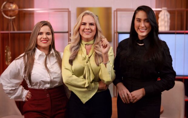 A condução do escritório por Paula Melo, Patricia Melo e Káthya Sena acrescenta à pauta uma dimensão de liderança feminina na gestão de negócios jurídicos.